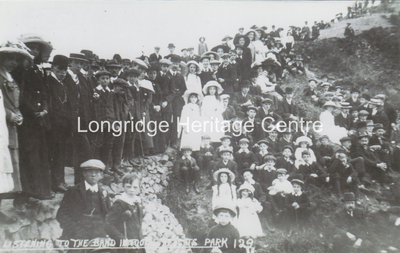 269A - Tootle Height Park - A big crowd listening to the band - Unknown