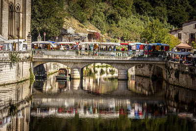 Market on the Bridge - Jenny Tucker