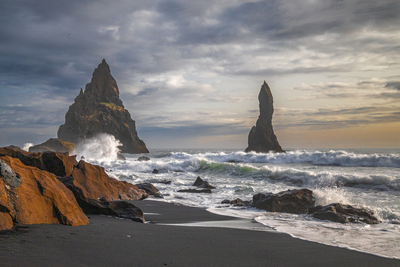 Black sands - Mary Unsworth