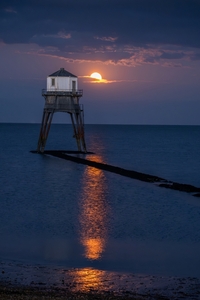 Dovercourt Supermoon - Tim Stott