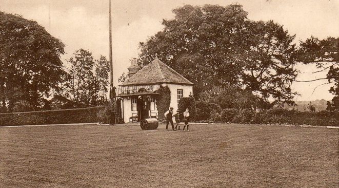 Rolling the green 1905