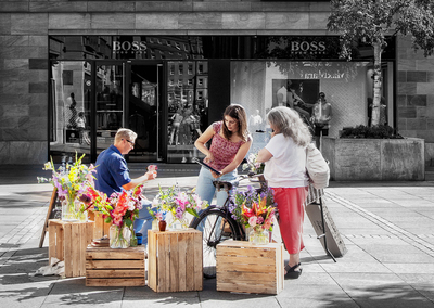 Flower Seller in the City - Graham Dean