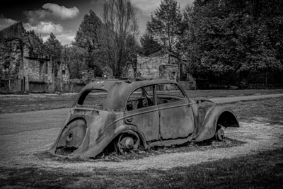 Abandoned car (Oradour)