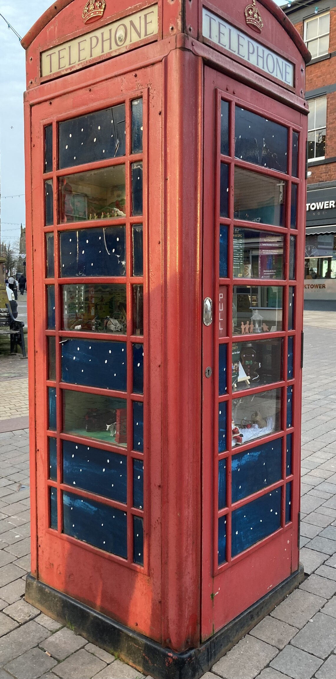 Phonebox facing Aughton Street