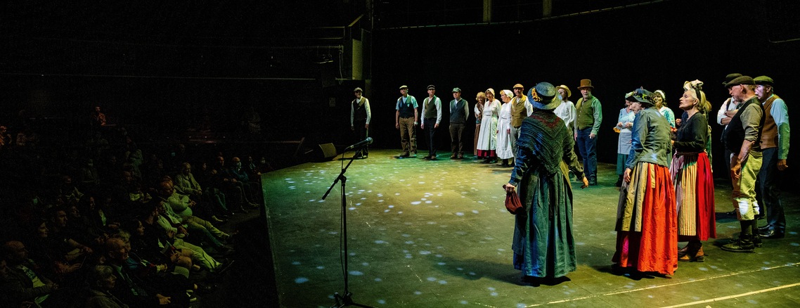 Pielarks singing at Vibrant Kingston, The Rose, May 2022