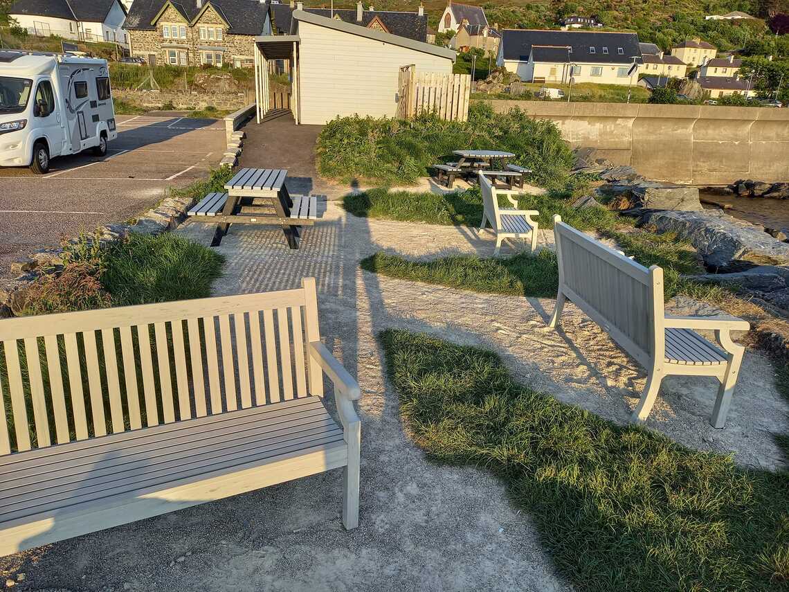 seating area and toilet block
