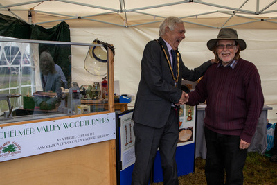 The Mayor meets The Chelmer Valley Woodturners