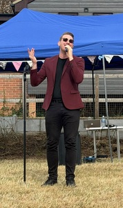 Craig Joseph giving a great performance 
