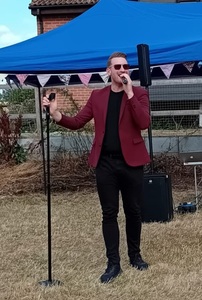 Craig Joseph giving a great performance 