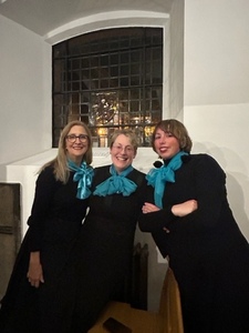 Very Stylish singers!