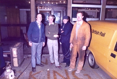 Alan Glover briefs the cable jointers