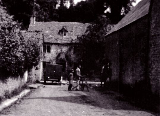 Duntisbourne Leer - view looking down towards Holland's bakehouse and shop