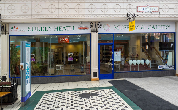 The Heritage Gallery logo